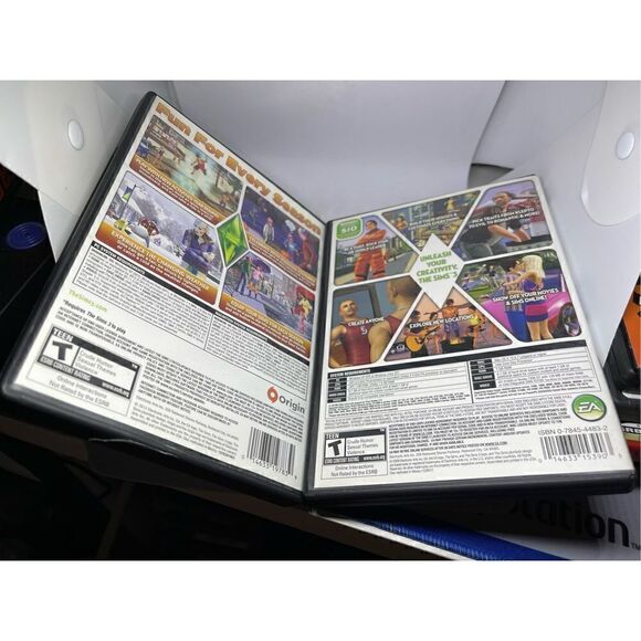 The Sims 3 and Seasons Expansion Pack Mac and PC Windows - Picture 4 of 4